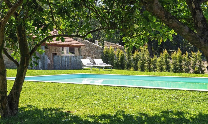 Ponte de Lima Cottage | House with pool in Quinta 3 km from Ponte de Lima. Newly refurbished!