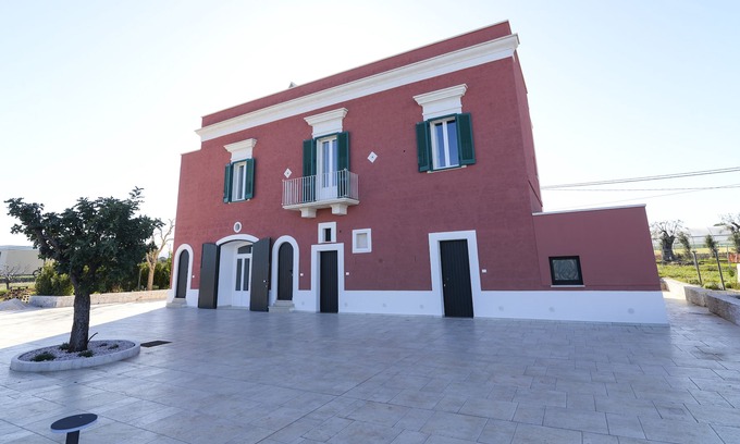 L'Assunta House | House with swimming pool in historic villa in Monopoli n. 1