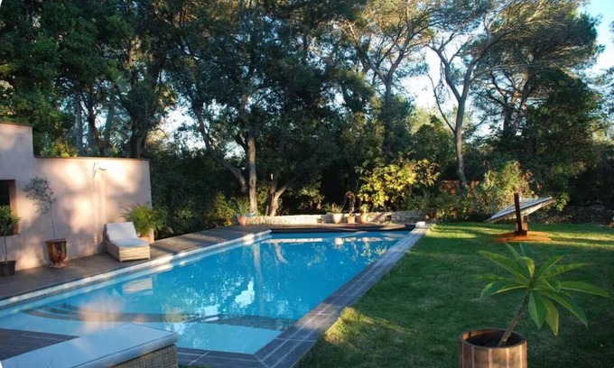 Les 3 Ponts House | House with swimming pool and outbuilding