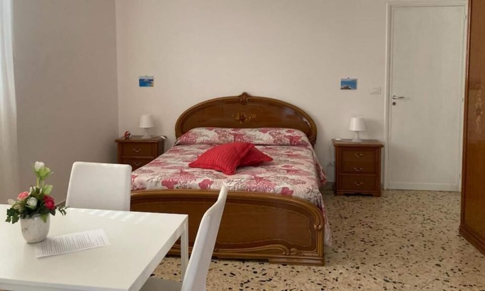 Casa Santa House | House with veranda and garden, for couples and families, pets allowed