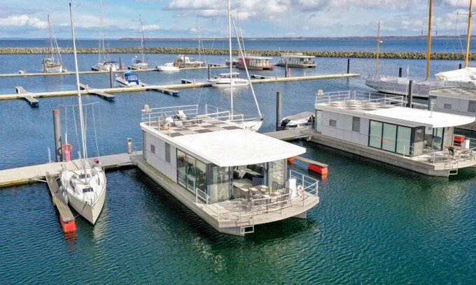 Tarnewitz Boat Rental | Houseboat in Boltenhagen with terrace