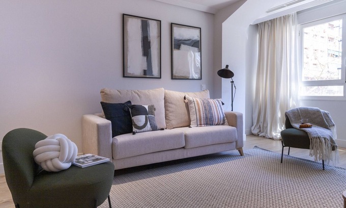 Nueva Espana Apartment | Housing Castellana X X I I I by Sharing Co