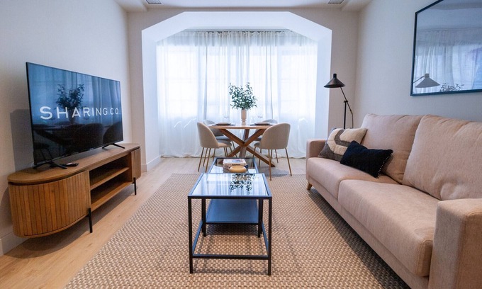 Nueva Espana Apartment | Housing Castellana X X V I by Sharing Co