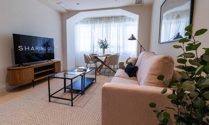 Nueva Espana Apartment | Housing Castellana X X I I by Sharing Co