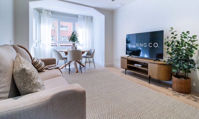 Nueva Espana Apartment | Housing Castellana XV by Sharing Co