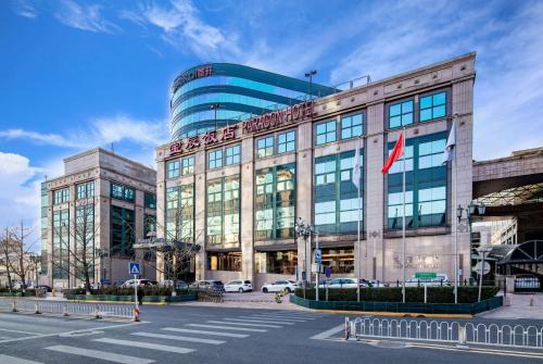 Wangfujing Shopping Area Hotel | Howard Johnson Paragon Hotel Beijing Centra Provide tourism and ticketing service
