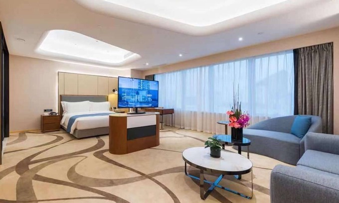 Jinqiao Hotel | Howard Johnson Wyndham Leonora plzaz Shanghai