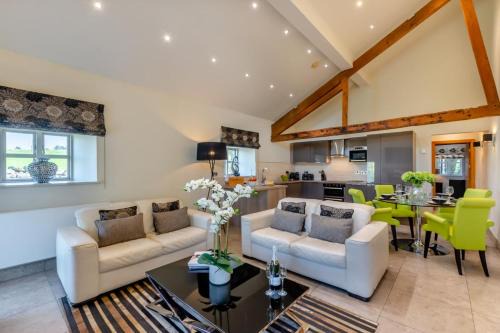 Fourstones Near Bentham House | Howgills Barn
