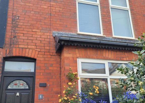 Hoylake Bed & Breakfast | Hoylake 2 double bedrooms, continental breakfast included for the 151ist golf open at the Royal Liverpool