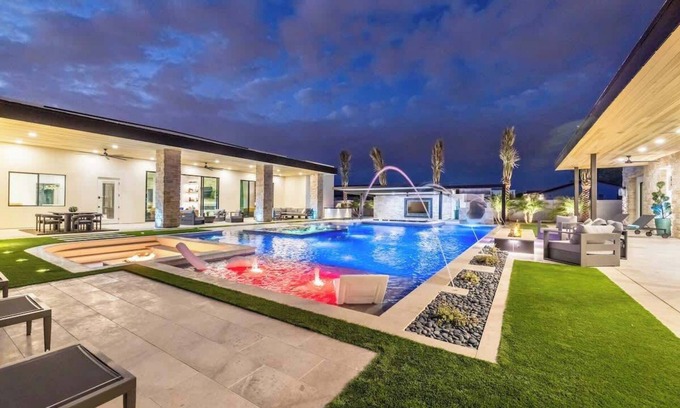 Paradise Valley Ranchos House | HÓZHÓ Estate on the 19th Hole | Golf Sim | Pool | Pickleball