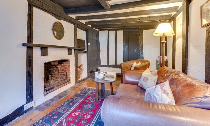 Rye House | Hucksteps Row - Two Bedroom House, Sleeps 3