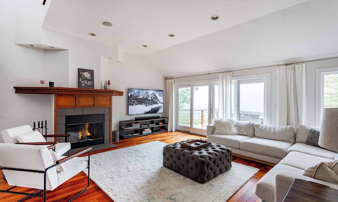 Cornwall House | Hudson Valley Hideaway: 10 Minutes to Storm King!