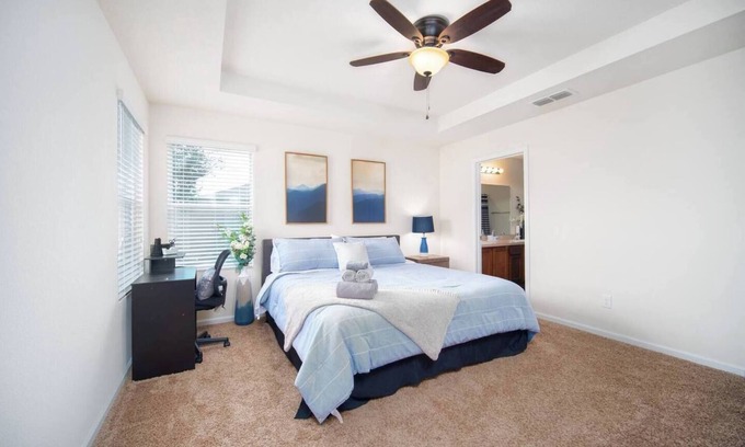 Arlington House | ~Hue-Kissed-Hue 4 Beds Meet-Cute by Mayo Clinic~