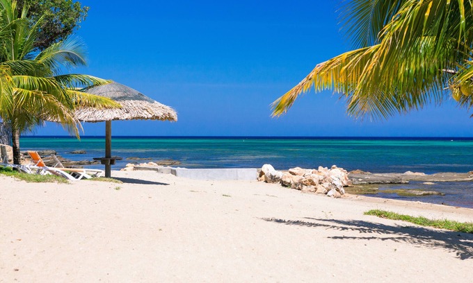 Lawson Rock Condo | Huge Beachfront condo with private pool at Lawson Rock 104