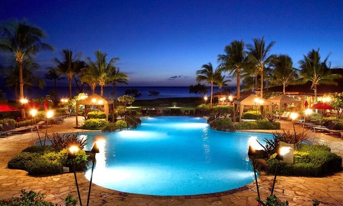 Honokowai Condo | Huge Luxury Condo | Partial Ocean View on Beach 1 BD
