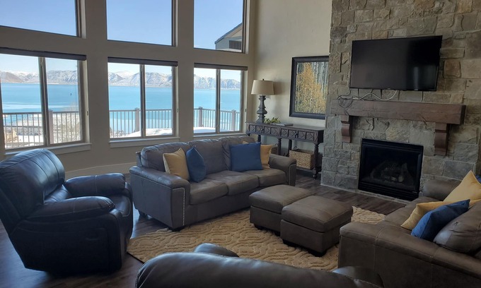 Garden City House | Huge Luxury Home-Stunning Views; Sleeps 42+, Parking, Club House-Pool/Activities