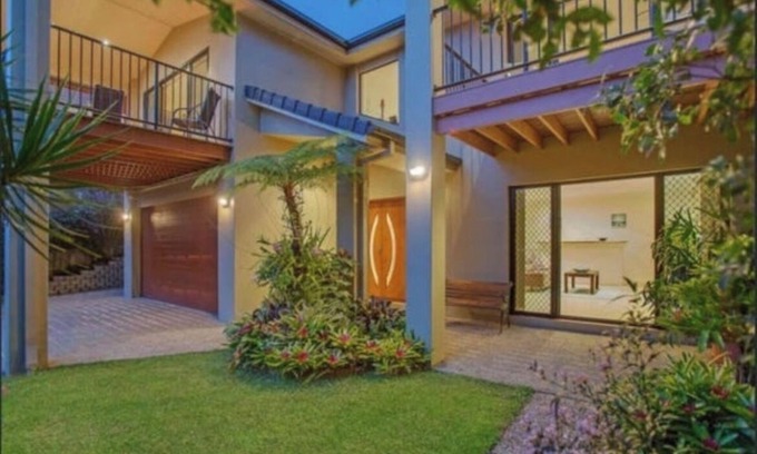 Banora Point House | Huge Modern Home close to everything!