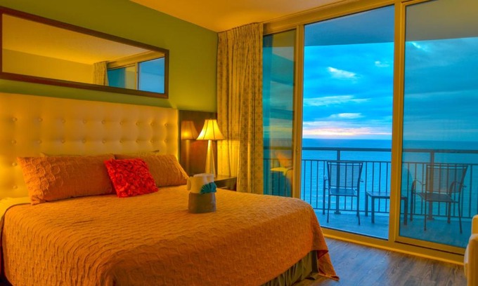 Downtown Myrtle Beach Apartment | Huge Ocean Front Condo, Amazing Views