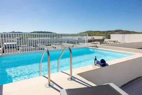 Ta' Zokkrija Apartment | Huge Pool In Mosta Ph - By Homely Malta