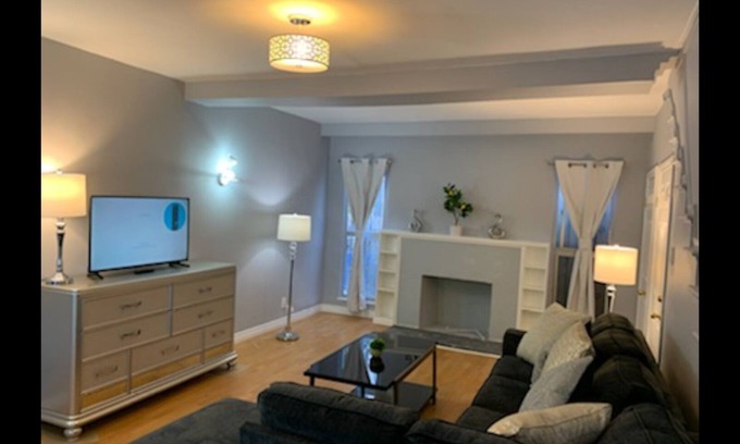Pico - Robertson Apartment | Huge studio on Pico and Robertson with full kitchen and parking