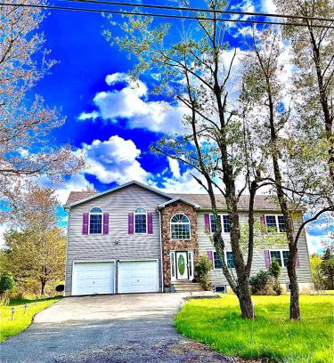 Long Pond Villa | Huge villa in the hearth of Poconos near all.