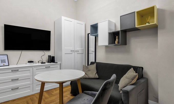 Muranow Apartment | Humblebee Nest Muranów A