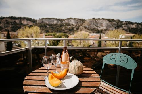 Cavaillon Apartment | HummingBird