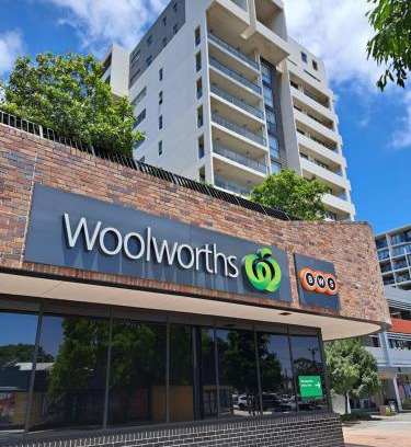 Hurstville Apartment | Hurstville Luxe 1BR above shops & nr train, Game Console & Free Netflix