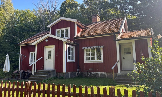 Ruda House | Hus Bokhultet - Red Swedish house in a secluded location in the forest of Småland, southern Sweden