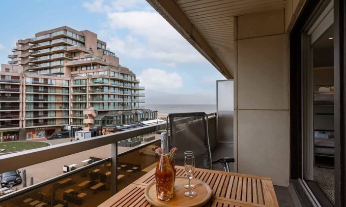 Het Zoute Apartment | Huswell - Modern apartment in centre with parking