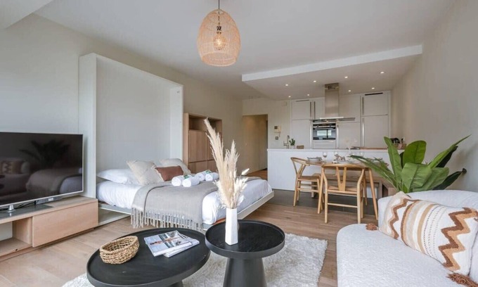 Knokke Apartment | Huswell - Pet friendly modern studio
