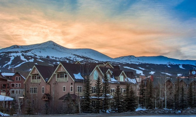 Peak 9 Resort | HYATT Main Street Station 3 Bed/3 Bath Sleeps 10! 2 Bedroom PLUS Studio