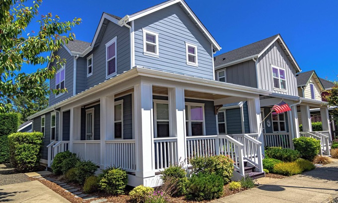 Ocean Shores House | Hydrangea Hideaway - Oyhut Bay Seaside Resort