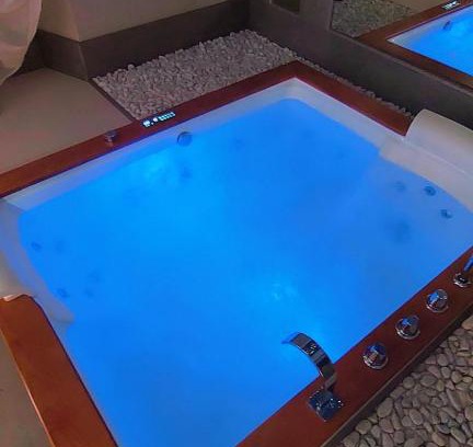 Genoa Apartment | HYDROSUITE