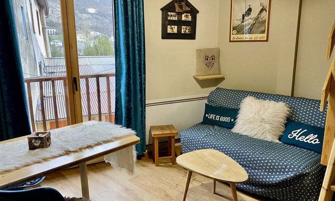 Ax-les-Thermes Apartment | ☆hyper center☆La Marmotte ☆ small T2 cabin☆entrée24h/24☆près ski/cure ≈ wifi☆