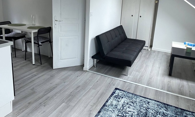 Bourgogne Apartment | Hyper modern cozy studio hyper center