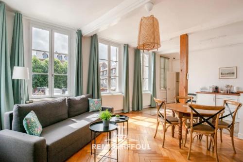 Enclos Apartment | Hypolite 1 Cosy Apartment 80 meters from the Port of Honfleur 2 guest