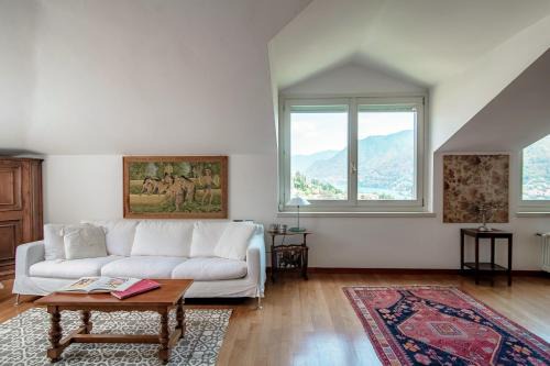 Como Apartment | I D'A Charming Penthouse - LAKE VIEW- Como- House-130 mt-2 double bedrooms and 2 double bathrooms a spacious living room-Full equipped kitchen-Private garden and terrace-Private covered parking