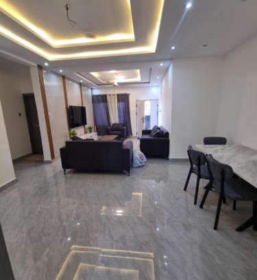 Ogbodjo Apartment | IB's APARTMENT