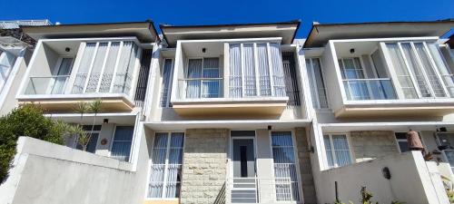 Oro Oro Ombo Villa | IB Villas Mountain View