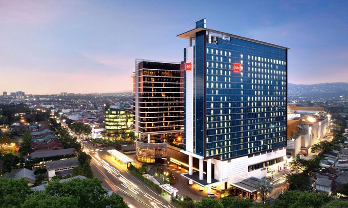 Bandung Hotel | ibis Bandung Trans Studio