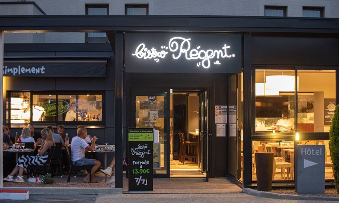 Clermont-Ferrand Hotel | ibis budget Clermont-Ferrand Le Brézet Aéroport