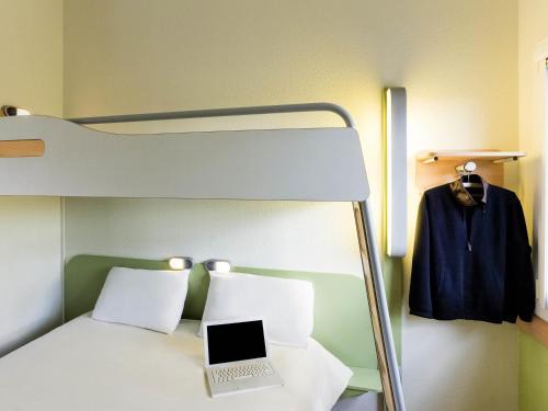 Saint-Genis-Laval Hotel | ibis budget Lyon Sud St Genis Laval