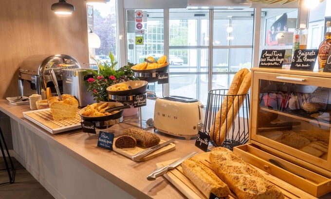 Royallieu Pompidou Hotel | ibis Compiègne