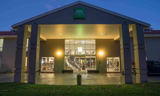 Narrabundah Hotel | ibis Styles Canberra