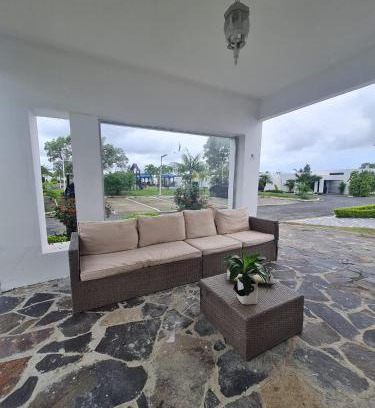 Rio Hato Resort | Ibiza beach Residences casa frente a piscina
