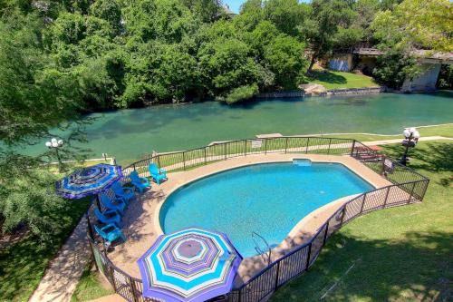 New Braunfels Apartment | IC 102 Comal Float Inn
