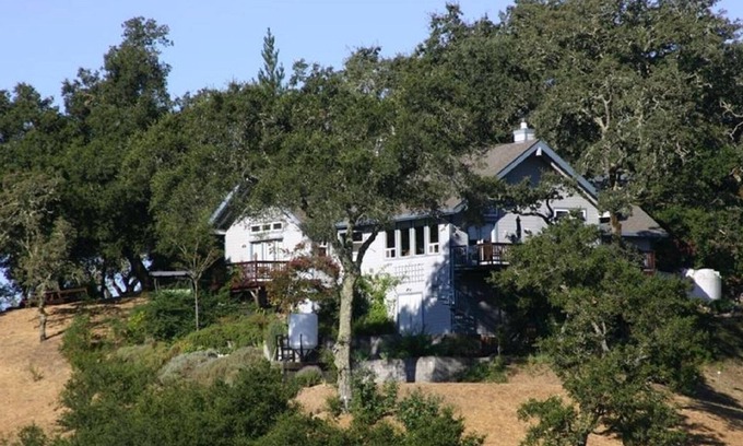 Cloverdale House | Icaria Creek- Relax Amongst the Vineyards in Alexander Valley