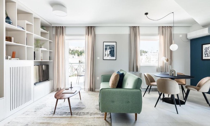 Koukaki Apartment | Iconic 1BR Apartment in Koukaki by UPSTREET