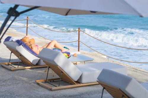 Kassandra Villa | Iconic PRIVE beachfront villa Mola Kaliva
